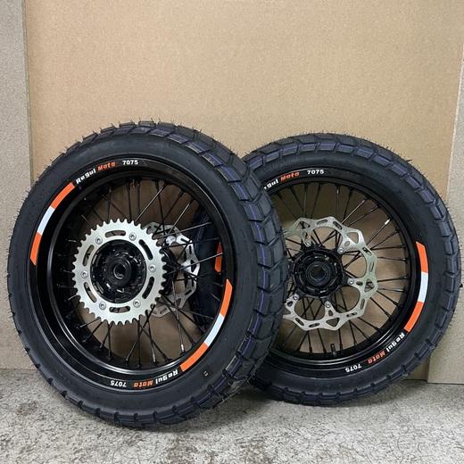 Колеса в сборе для мотоцикла МОТАРД KTM (рама K8) (диски алюминий с шиной 120/70-17, 150/70-17) Черный pitbikemarket.ru